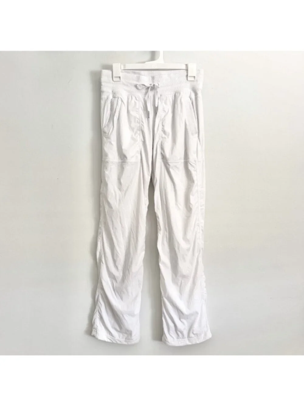 Lululemon White Dance Studio Pants Mid-Rise Athletic Athleisure Women’s Size 6